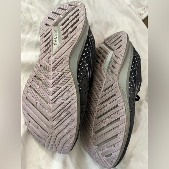 Women’s Brooks Levitate 5 Running Shoes size 8 - Picture 4 of 4